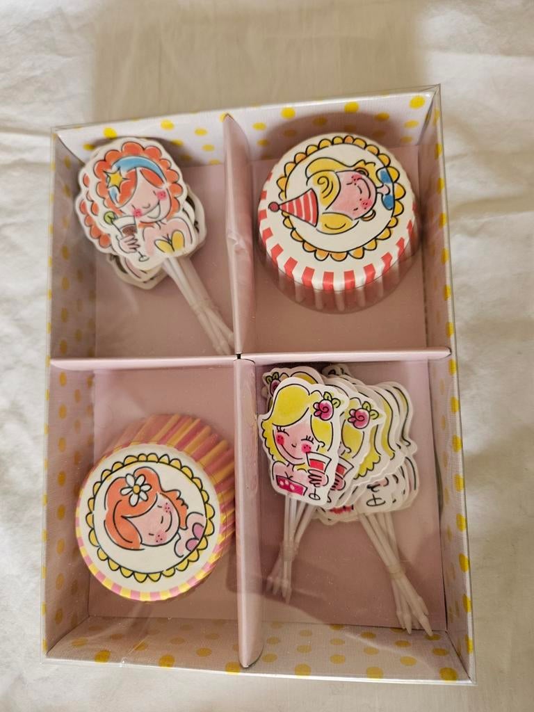 Blond Amsterdam cupcake set, Ophalen of Verzenden, Buitenlandse clubs, Poster, Plaatje of Sticker