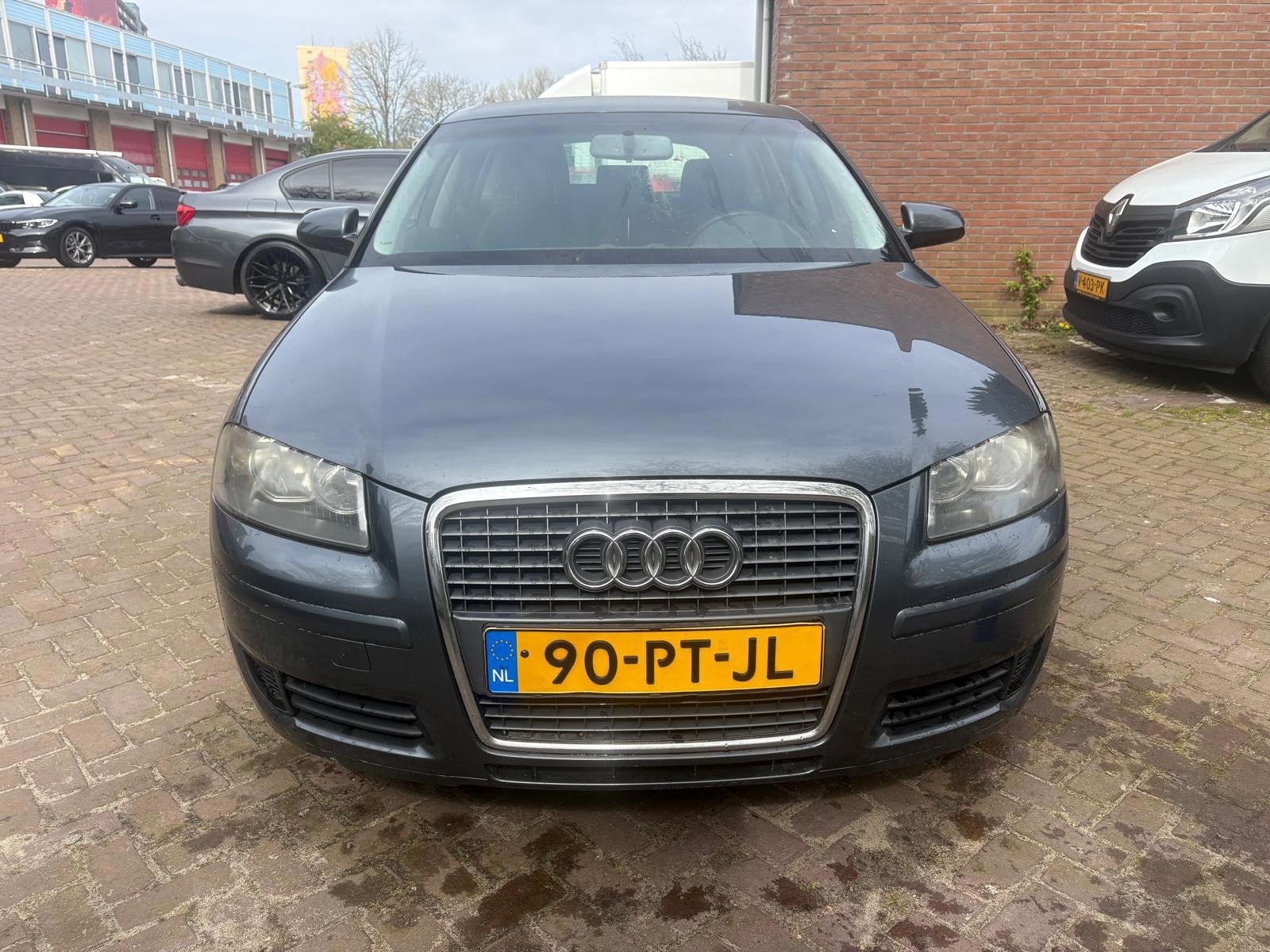 Audi A3 Sportback 1.6 FSI Attraction(start niet), Auto's, Voorwielaandrijving, 15 km/l, Gebruikt, 4 cilinders