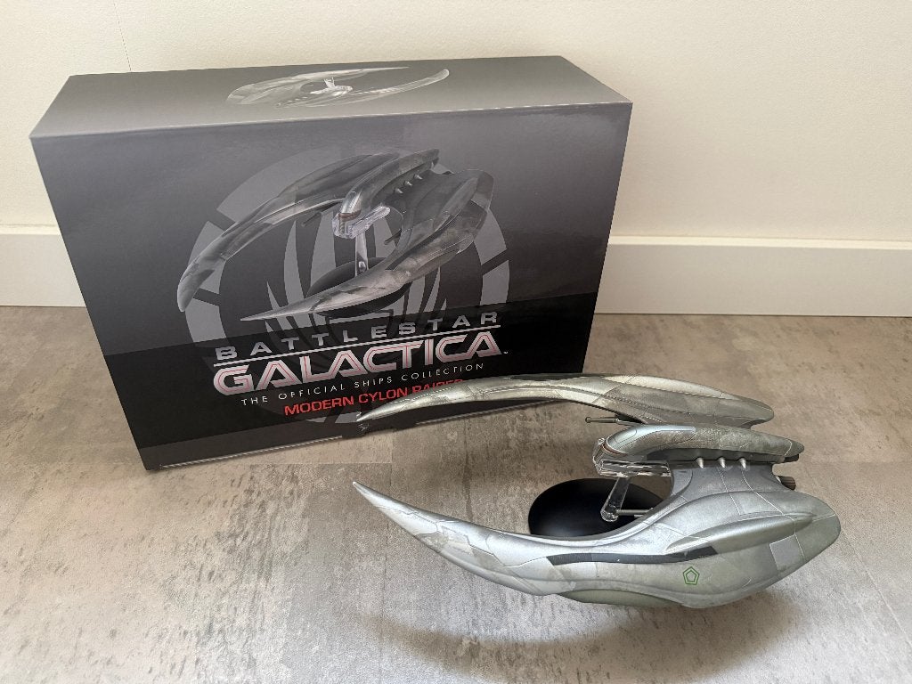 Battlestar Galactica Eaglemoss #2 Cylon Raider model, Ophalen of Verzenden, Nieuw, Tv, Beeldje, Replica of Model