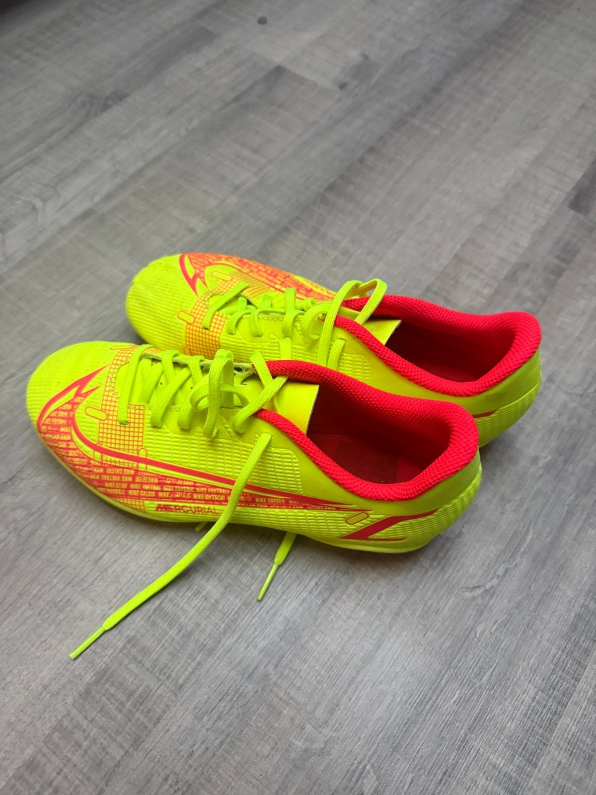 Nike voetbalschoenen kicksen - Maat 36,5, Ophalen of Verzenden, Zo goed als nieuw, Jongen, Sportschoenen
