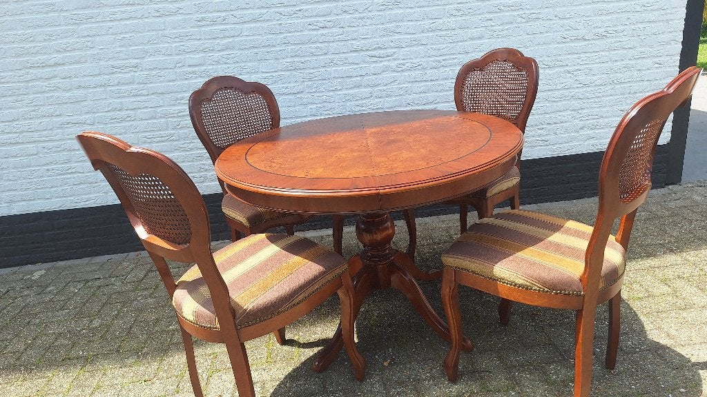 Mooie Eethoek, tafel rond of ovaal, Ophalen