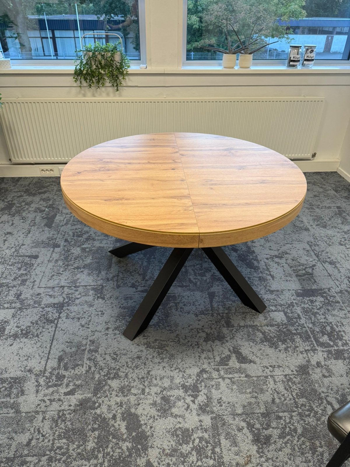 Eettafel rond en uitschuifbaar naar ovaal, Ophalen, 100 tot 150 cm, 200 cm of meer, Zo goed als nieuw