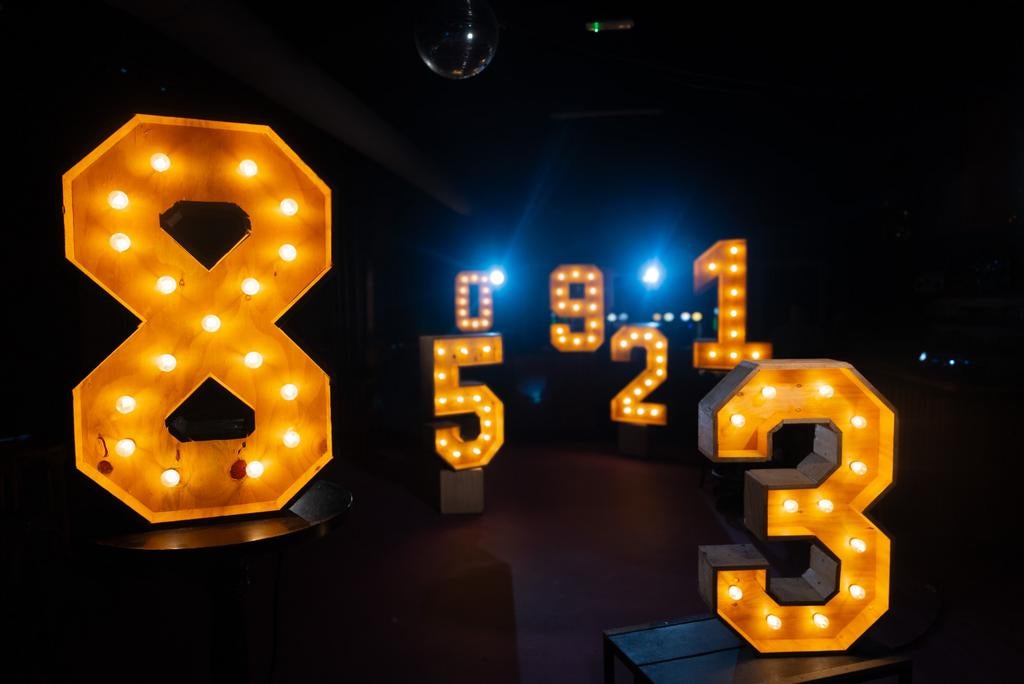 XXL Lichtletters en cijfers | TE HUUR |, Hobby en Vrije tijd, Feestartikelen | Verhuur, Ophalen, Zo goed als nieuw, Verjaardag