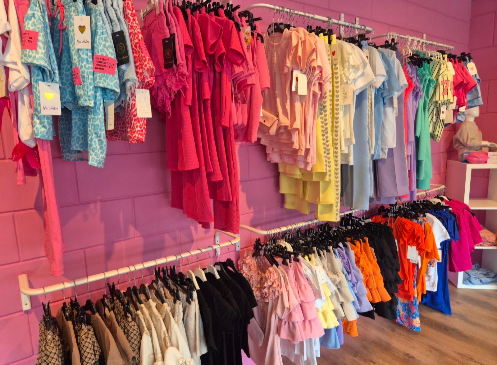 Complete winkelvoorraad (713 items) kinderkleding te koop |, Ophalen, Nieuw