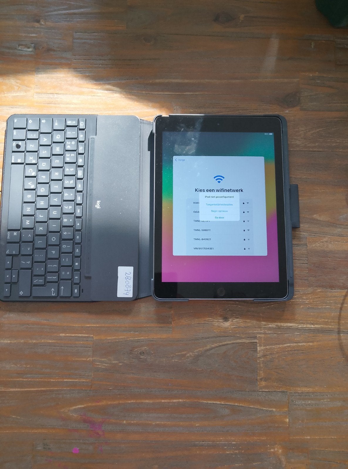 Apple iPad met Logitech toetsenbordhoes - Zo goed als nieuw, Computers en Software, 32 GB, Apple iPad, Zwart, Zo goed als nieuw