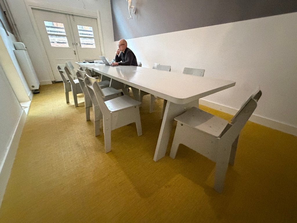 Piet Hein Eek Crisis tafel -replica, Gebruikt, 200 cm of meer, Vijf personen of meer, Modern