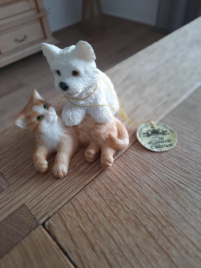Hond en kat. The Leonardo Collection, Verzamelen, Ophalen of Verzenden, Zo goed als nieuw, Dier