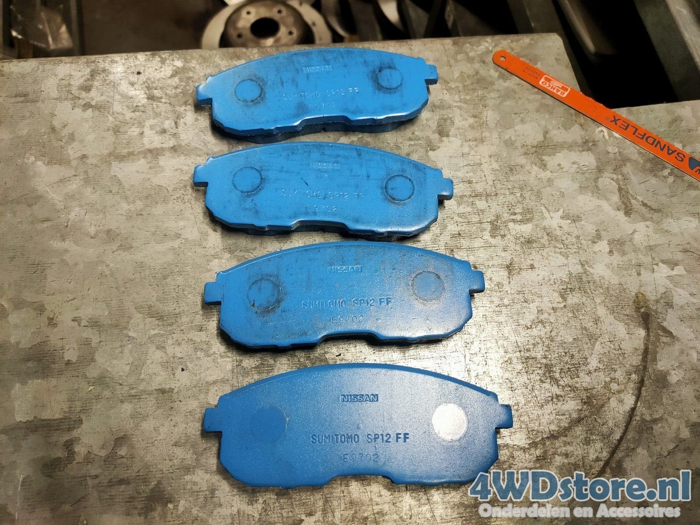 Nissan 350Z Remblokset vooras 4106089E91, Gebruikt, -, -, Ophalen of Verzenden