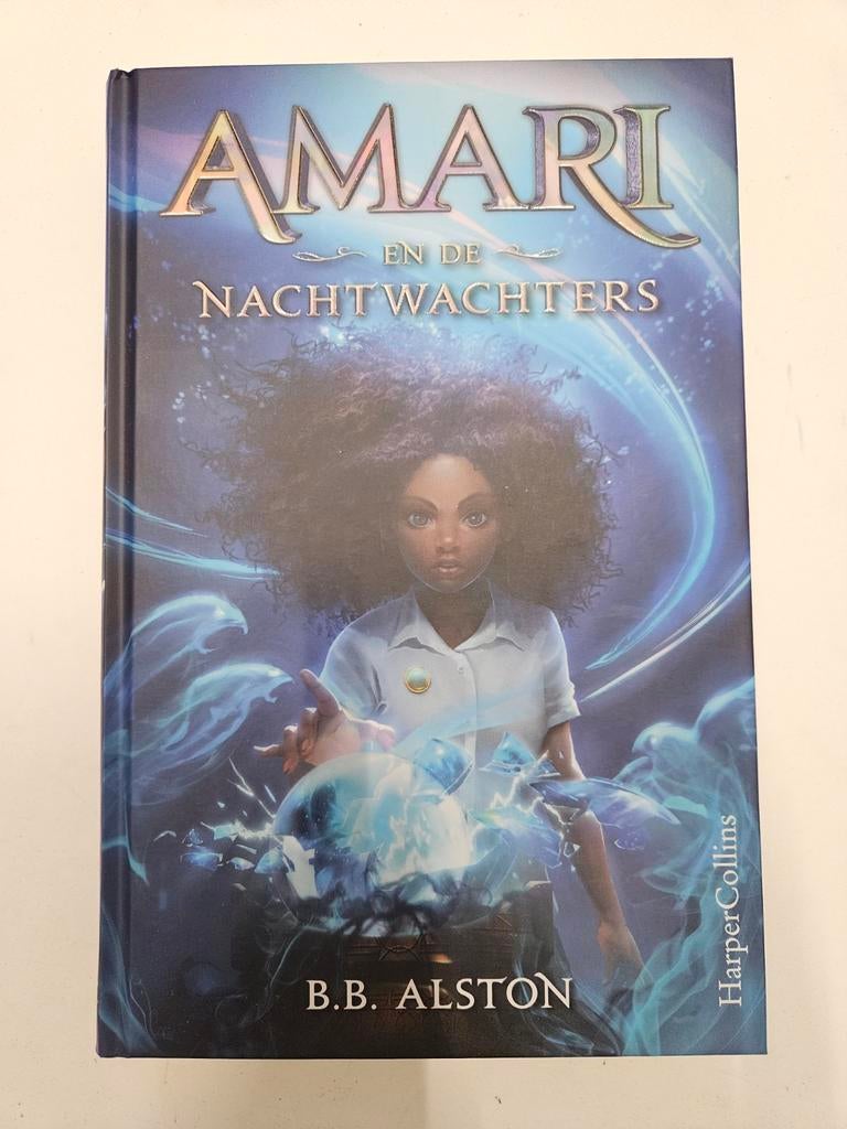 B.B. Alston - Amari en de Nachtwachters, Ophalen of Verzenden, Zo goed als nieuw, Fictie algemeen, B.B. Alston