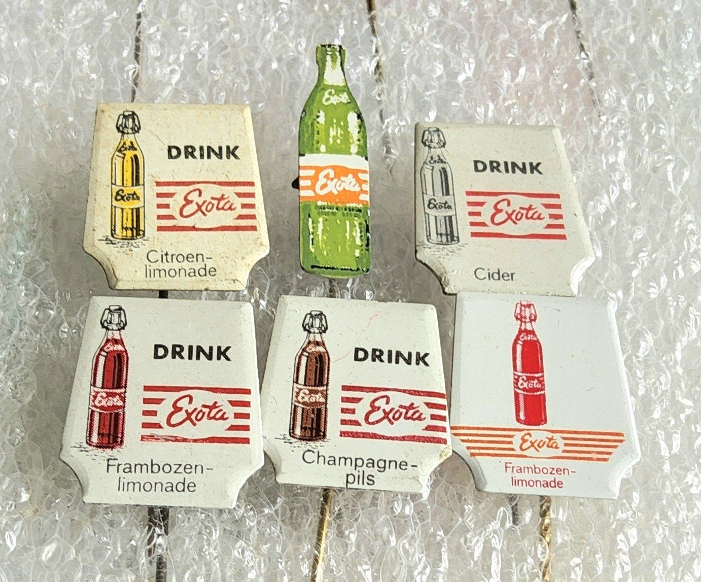 6 Vintage Exota Drink Speldjes - Citroen, Frambozen, Cider, Verzamelen, Ophalen of Verzenden, Gebruikt, Merk, Speldje of Pin