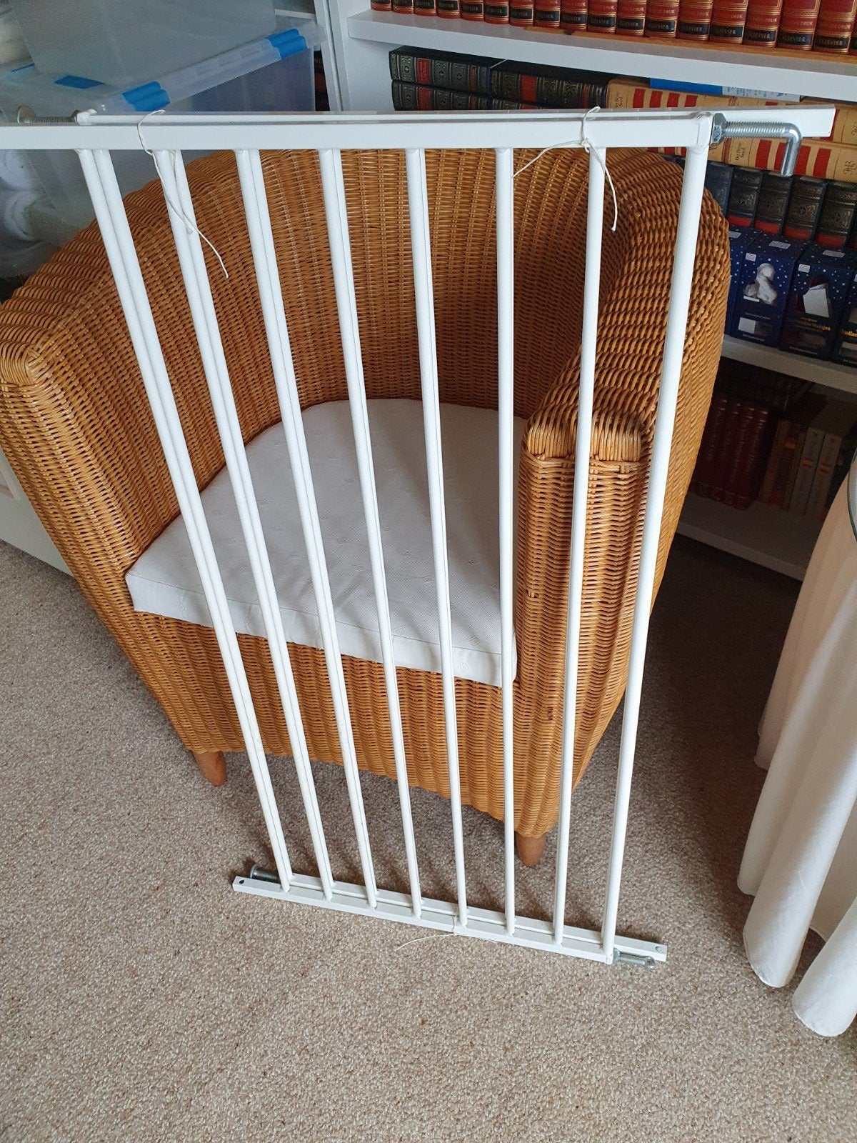 Baby Dan Pet Gate Streamline Veiligheidshekje Wit, Ophalen, 100 tot 115 cm, Zo goed als nieuw, Klemhekje