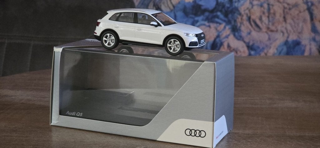 Audi Q5 Dealermodel, Ophalen of Verzenden, Nieuw, Auto, MiniChamps