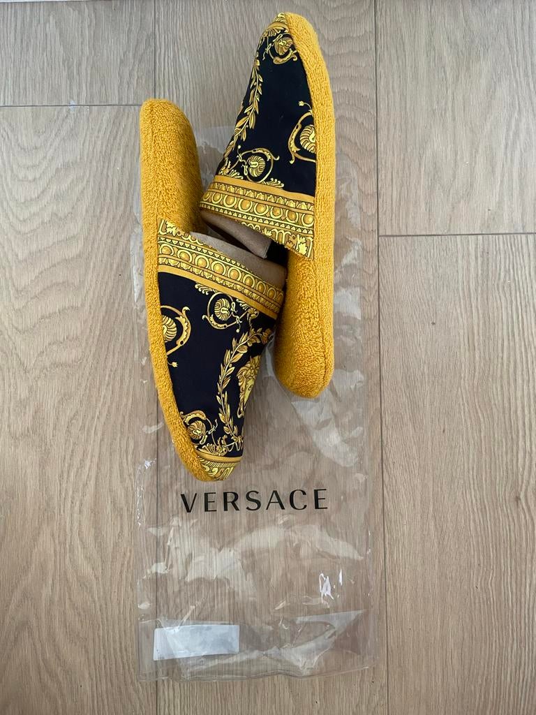 Versace badstof slippers met Medusa-print, Ophalen of Verzenden, Nieuw, Zwart