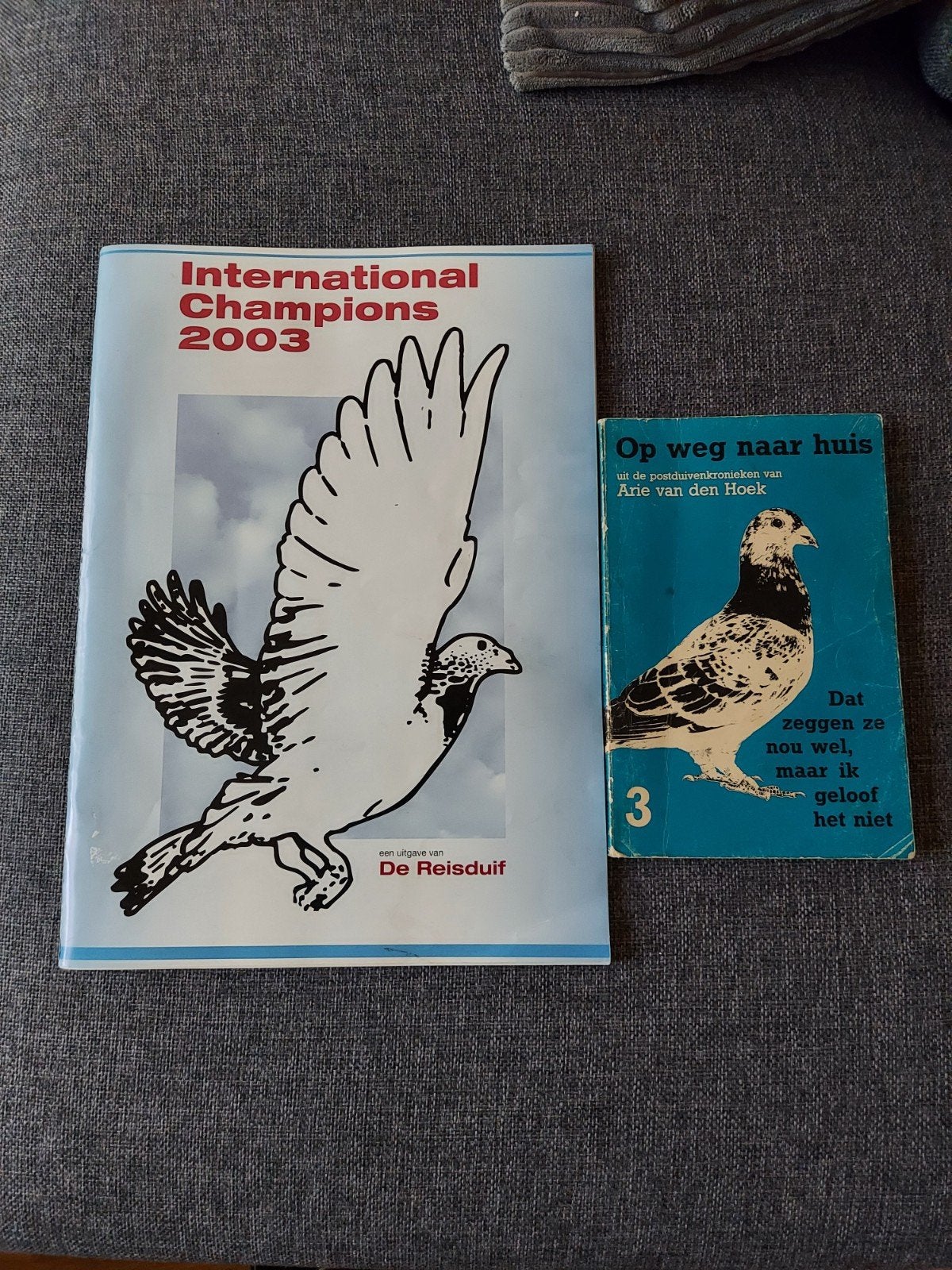 2x duiven boeken, Ophalen, Zo goed als nieuw