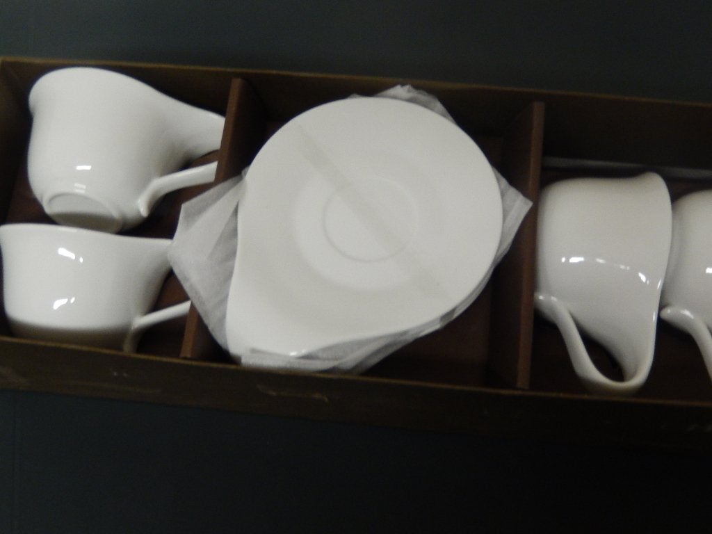 kop schotel mooi nieuw elegance porselein wit, Nieuw, Ophalen of Verzenden, Modern, Kop(pen) en/of Schotel(s)