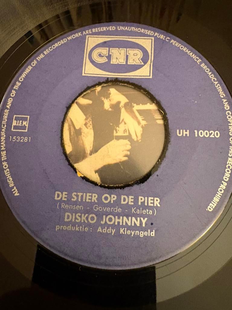 Disko Johnny - De stier op de pier, Ophalen of Verzenden, Gebruikt, Nederlandstalig