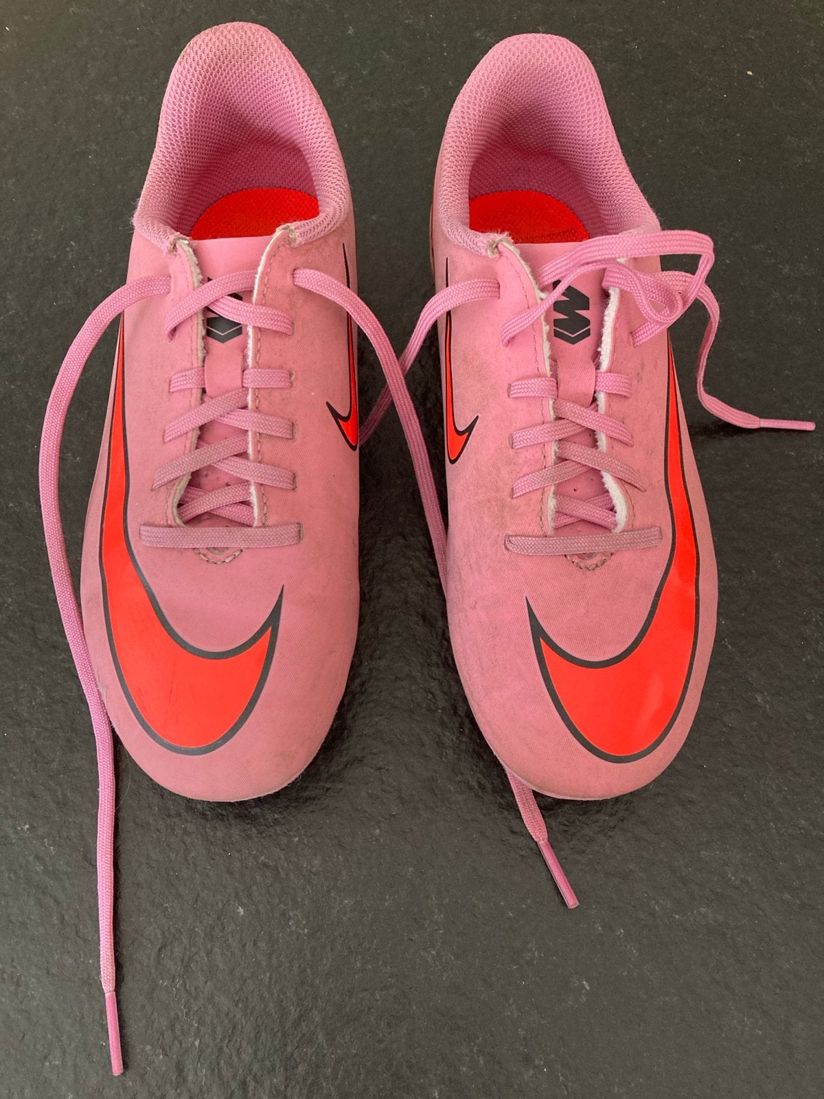 Roze Nike voetbalschoenen maat 34, Ophalen, Gebruikt, Meisje, Sportschoenen
