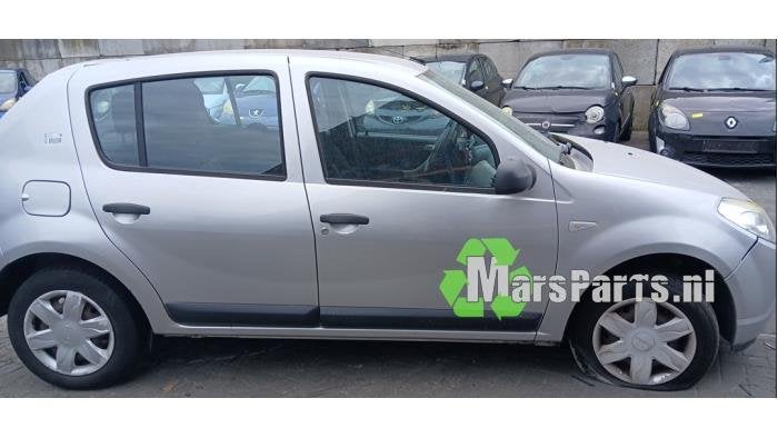 Portier 4Deurs rechts-voor van een Dacia Sandero, Auto-onderdelen, Dacia, Gebruikt, -, Deur