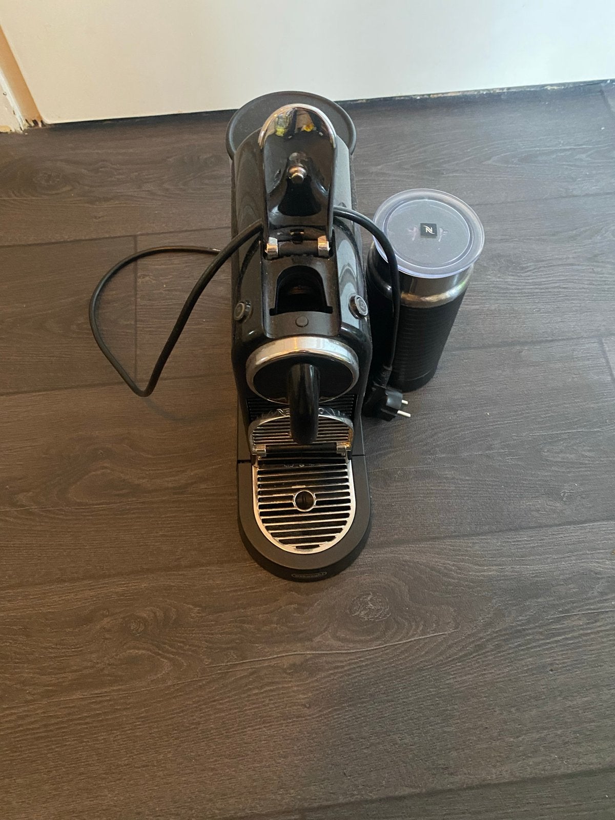Nespresso apparaat met melkopschuimer (soms kuren), Ophalen, Gebruikt, Espresso apparaat, 1 kopje