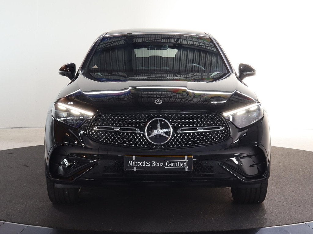 Mercedes-Benz GLC-klasse Coupé 300e 4MATIC AMG Line | Night, Auto's, Mercedes-Benz, 4 cilinders, 2000 kg, Zwart, Bedrijf