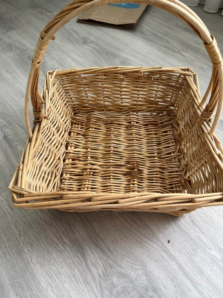 Rieten Mand met Handvat - Vierkant, Huis en Inrichting, Woonaccessoires | Schalen en Manden, Ophalen, Gebruikt, Mand, Vierkant
