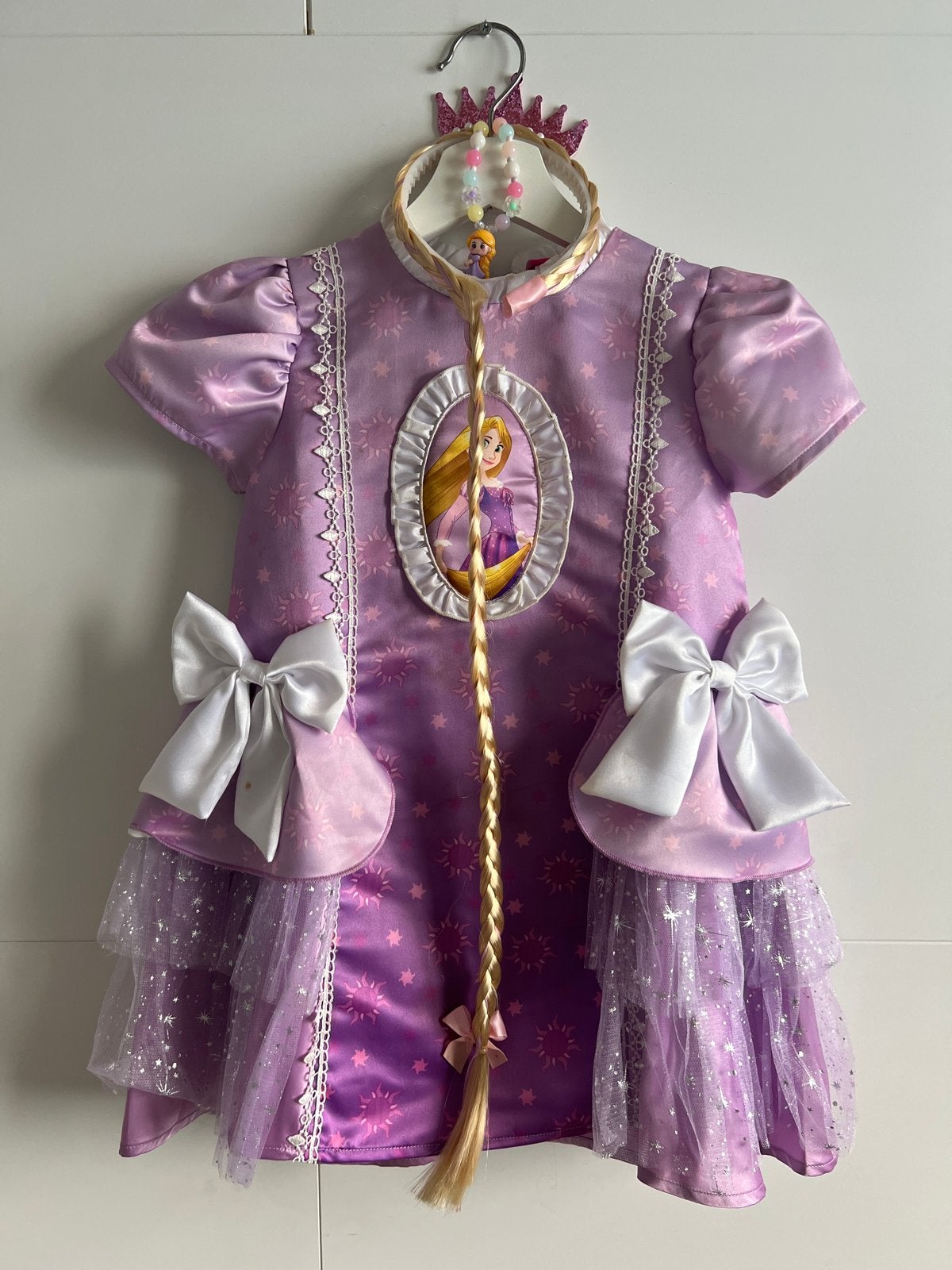 Disney Rapunzel Verkleedjurk met Accessoires - Maat 6, Ophalen of Verzenden, Zo goed als nieuw, Meisje