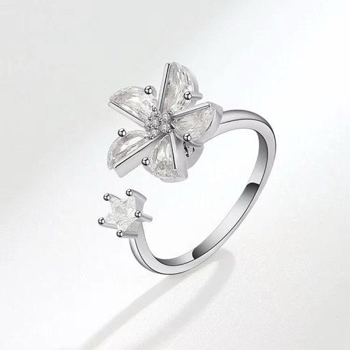 Zilveren Spinner Ring met Kristallen Bloem en Ster, Met kristal, Nieuw, Ophalen of Verzenden, 17 tot 18