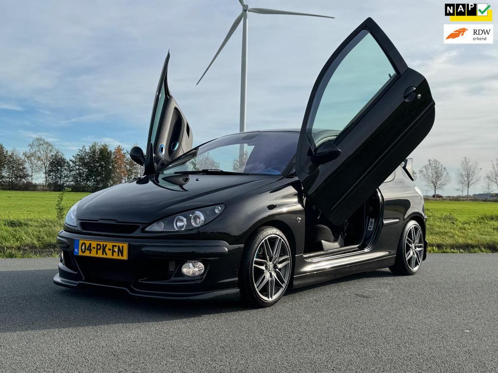 Peugeot 206 1.4-16V XS Pack Vleugeldeuren Show, 31 €/maand, 4 cilinders, Zwart, Origineel Nederlands
