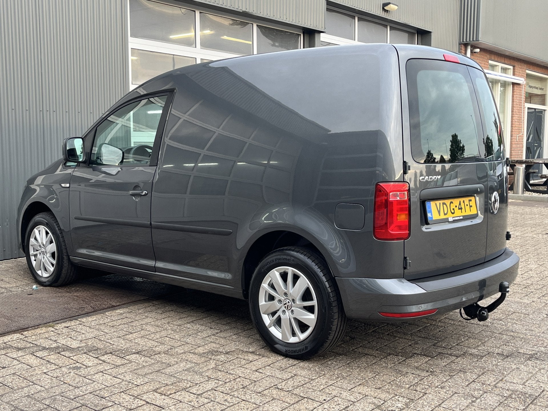 Volkswagen Caddy 2.0 TDI L1H1 Airco Cruise controle Trekhaak, Auto's, Stof, Gebruikt, 4 cilinders, 700 kg