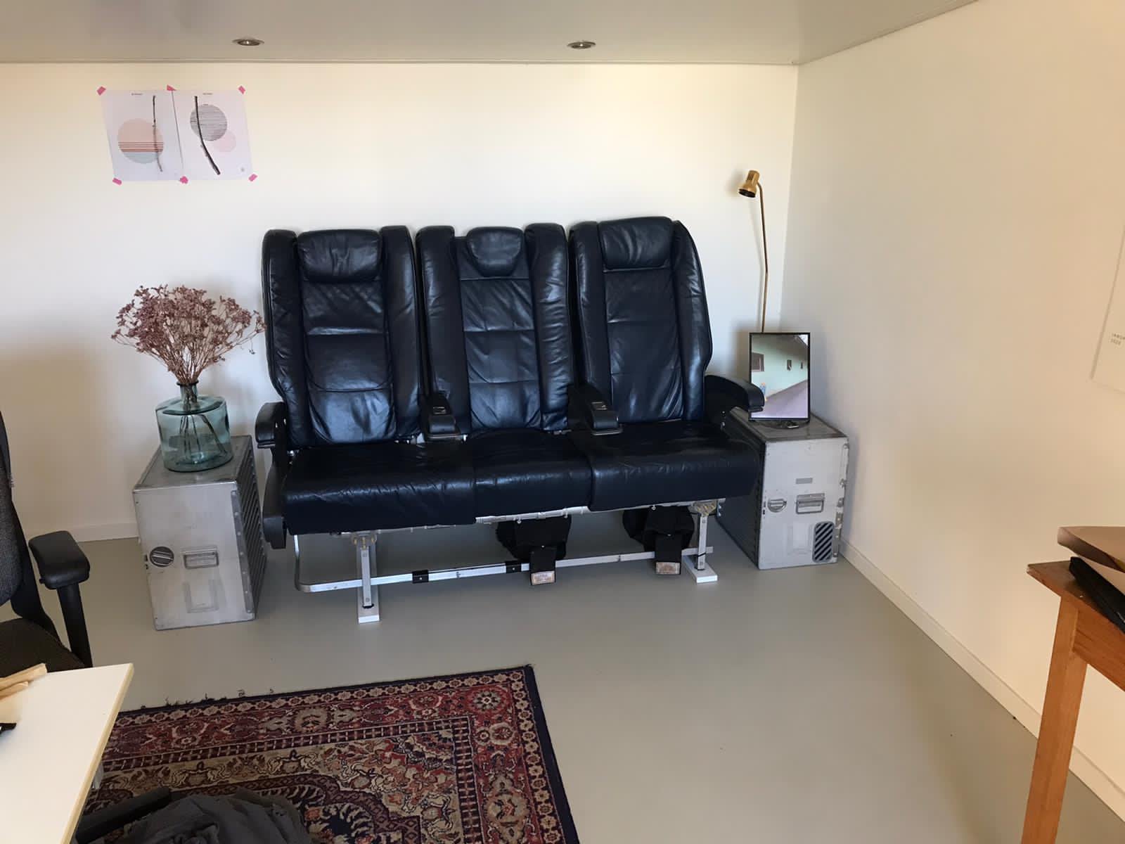 VLIEGTUIG STOELEN BUSINESSCLASS LEER BLAUW, Verzamelen, Luchtvaart en Vliegtuigspotten, Ophalen, Gebruikt, Overige typen
