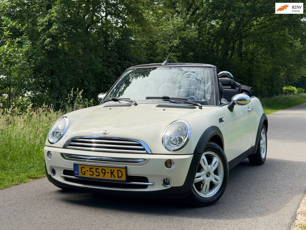 Mini Cabrio 1.6 One | Nieuwe apk + Airco Nu € 3.975,-!, Auto's, Mini, Gebruikt, Zwart, 4 cilinders, Cabriolet