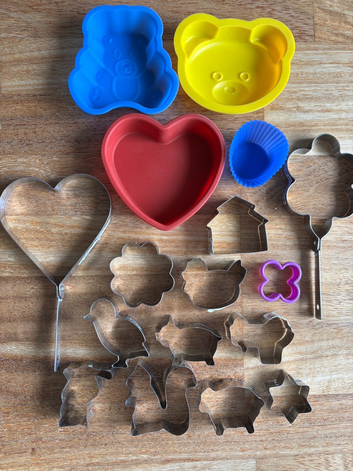 Bakvormen diverse - hart en dieren figuren 17 stuks / NIEUW, Ophalen of Verzenden, Nieuw, Taarten of Cupcakes, Bakvorm