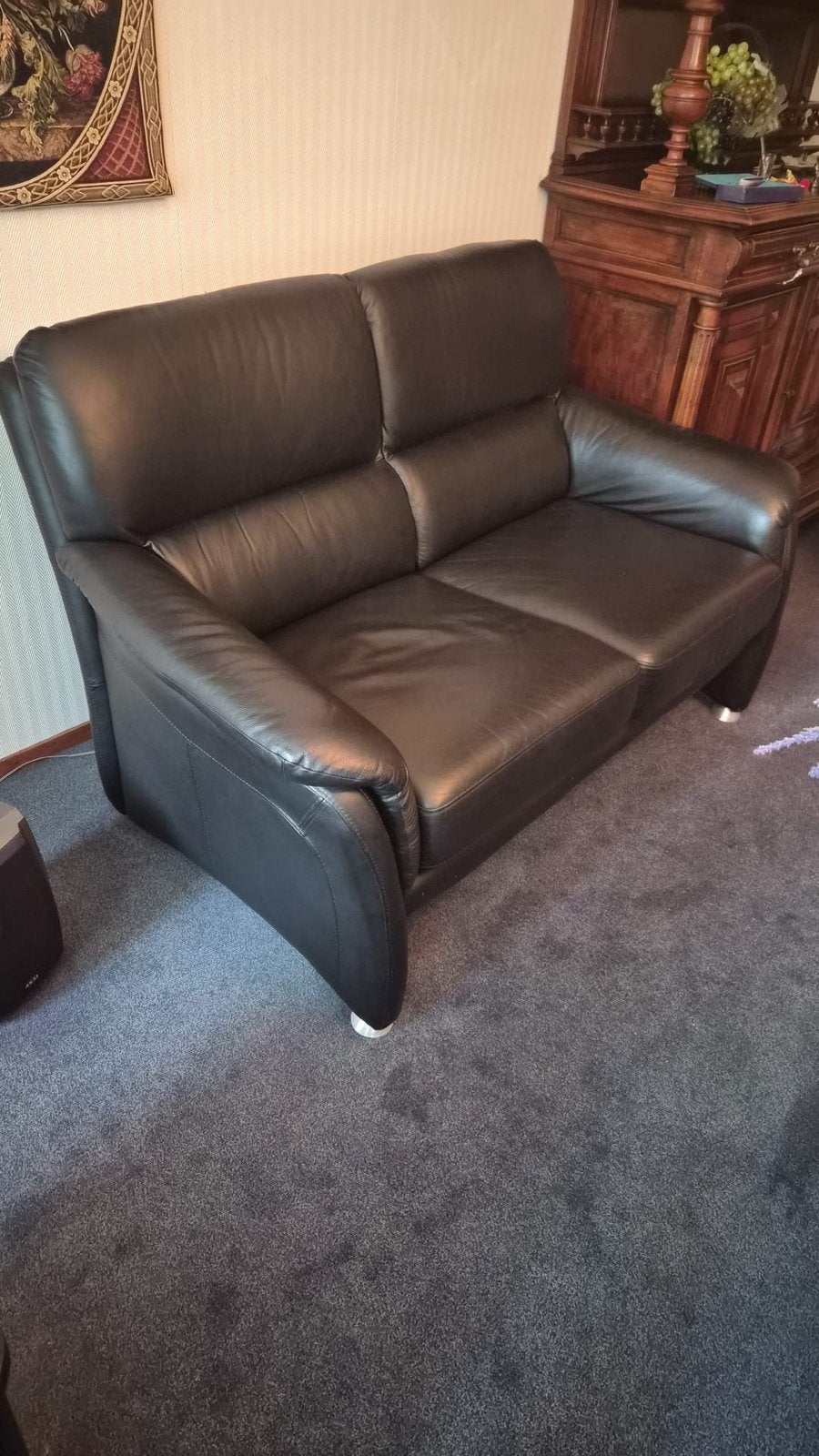 Comfortabele zwarte leren tweezitsbank, Ophalen, Gebruikt, 150 tot 200 cm, Tweepersoons