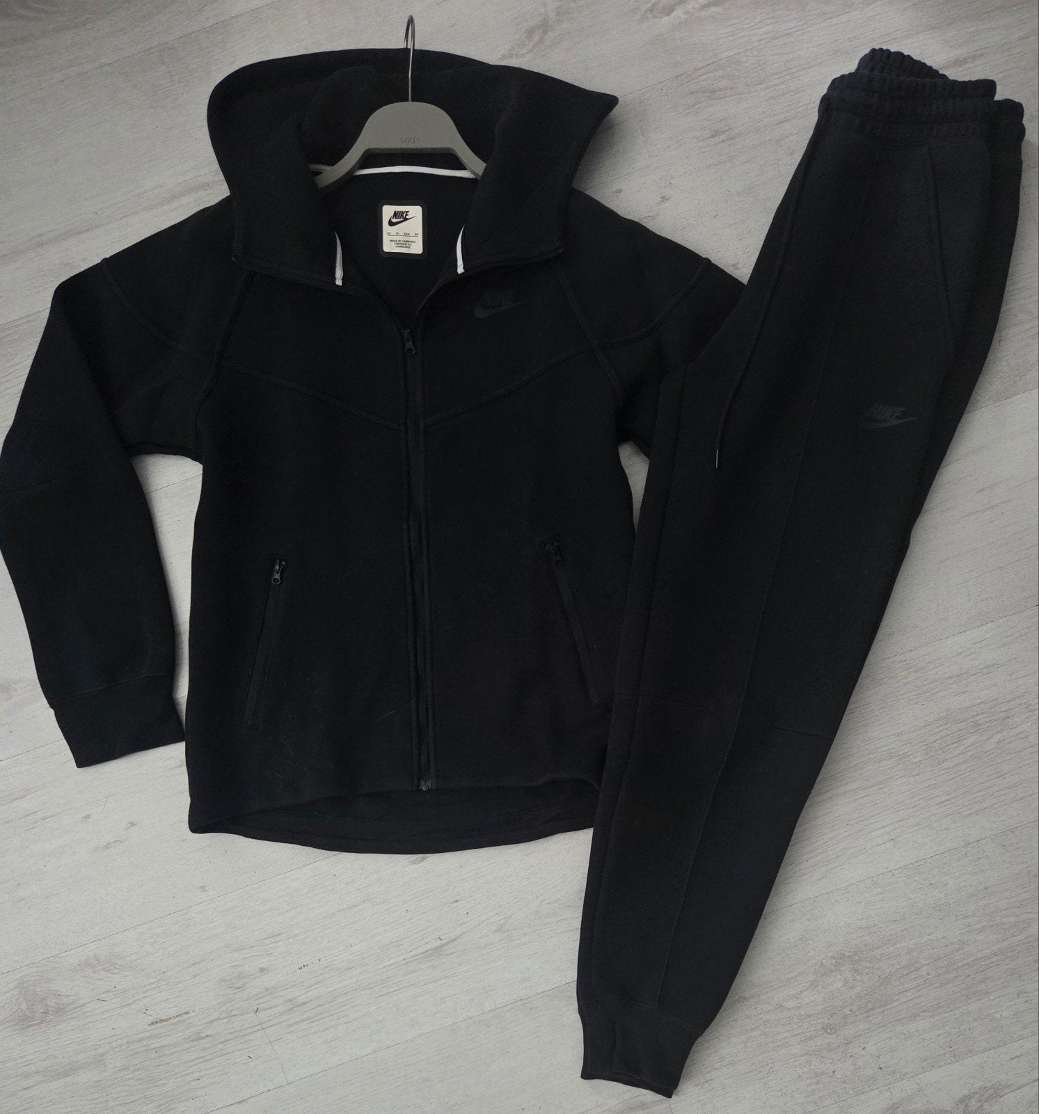 Nike Tech Fleece Trainingspak Zwart - Maat XS, Zwart, Nike, Ophalen of Verzenden, Zo goed als nieuw