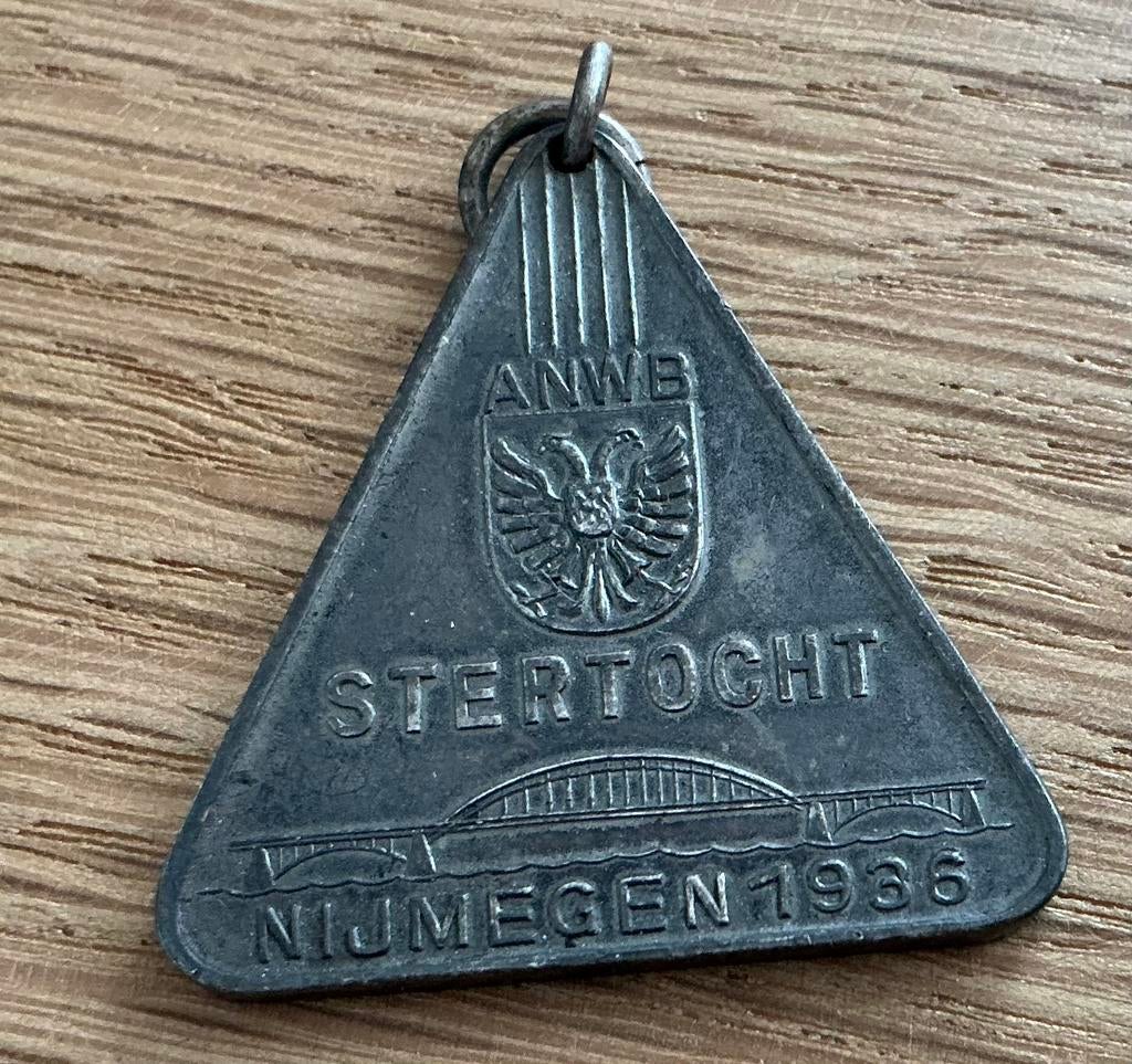 Oude medaille ANWB stertocht NIJMEGEN 1936 vooroorlogs, Ophalen of Verzenden, Overige materialen, Nederland
