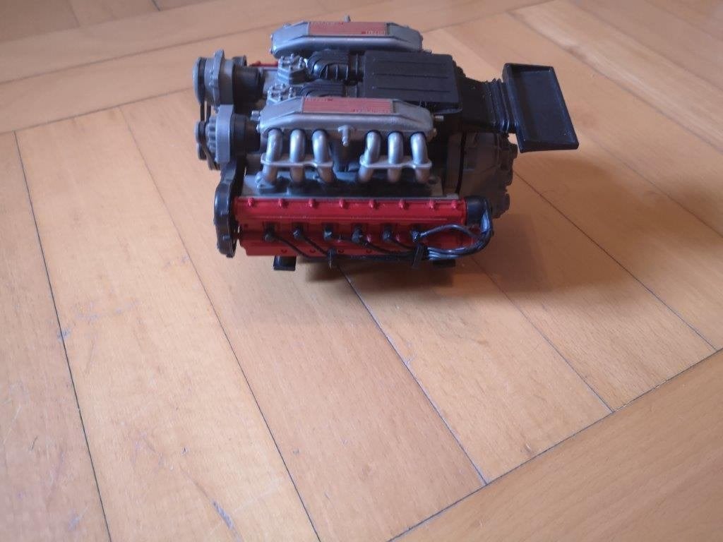 Engine 1/8 scale for Pocher Testarossa, Hobby en Vrije tijd, Modelauto's | 1:5 tot 1:12, Ophalen of Verzenden, Zo goed als nieuw