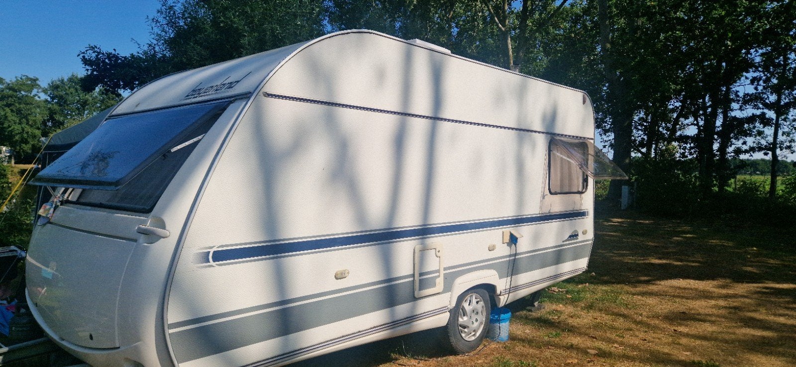 Beyerland Vitesselx,460 DB met voortent, uitbouw en luifel, Caravans en Kamperen, Vast bed, 750 - 1000 kg, Particulier, 4 tot 5 meter