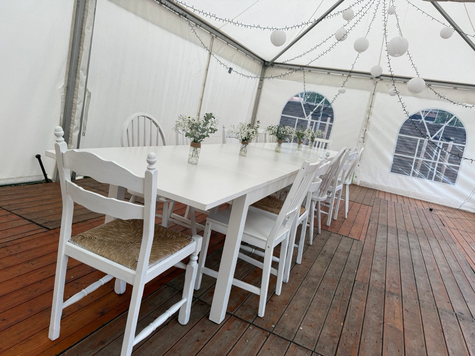 2 uitschuifbare tafels Bjursta + 12 witte stoelen, Ophalen, Gebruikt, 200 cm of meer, 50 tot 100 cm