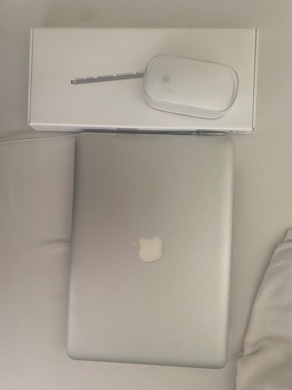 Apple wirless keyboard, magic mouse en macbook pro bundle, Computers en Software, Muizen, Ophalen, Zo goed als nieuw, Apple
