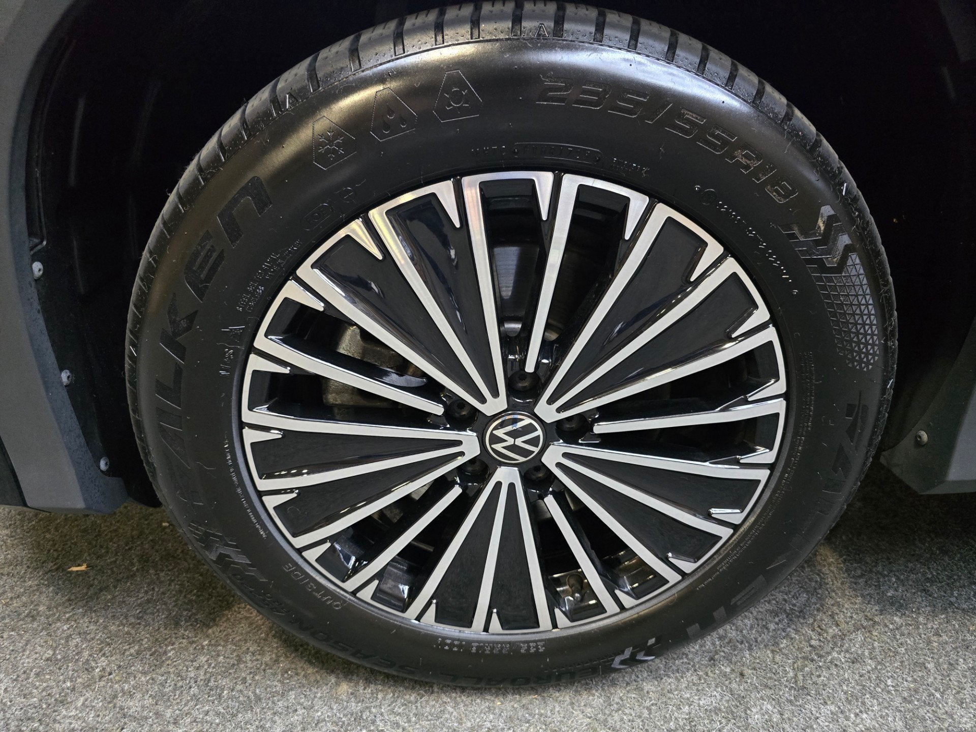 Volkswagen TAYRON 1.5 eHybrid Elegance IQ LIght 360 Trekhaak, Auto's, Volkswagen, 4 cilinders, 2000 kg, 1848 kg, Hybride Elektrisch/Benzine