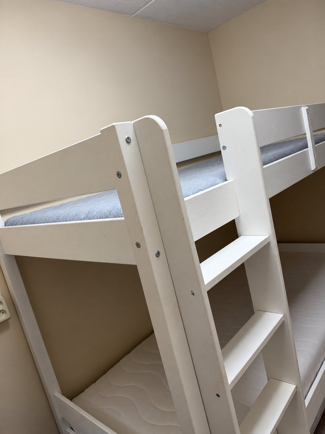 Stevig wit stapelbed, Ophalen, Gebruikt, 90 cm, 160 tot 180 cm