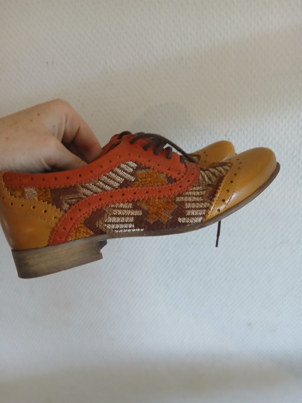 Unieke Brogues met Geborduurd Patroon - Maat 37, Schoenen met lage hakken, Bruin, Ophalen of Verzenden, Onbekend