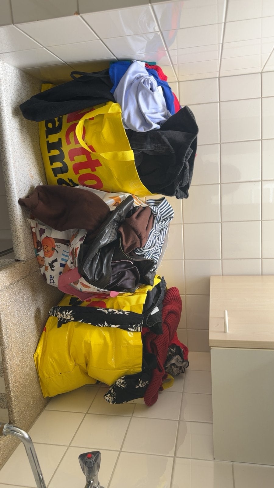 3 grote tassen vol kleding. Super staat!, Kleding | Dames, Ophalen of Verzenden, Zo goed als nieuw, Maat 42/44 (L)