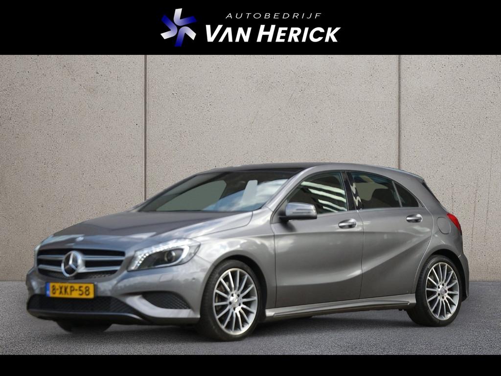 Mercedes-Benz A-klasse 180 Ambition AMG Automaat | Panoramad, Gebruikt, 4 cilinders, Leder en Stof, 122 pk