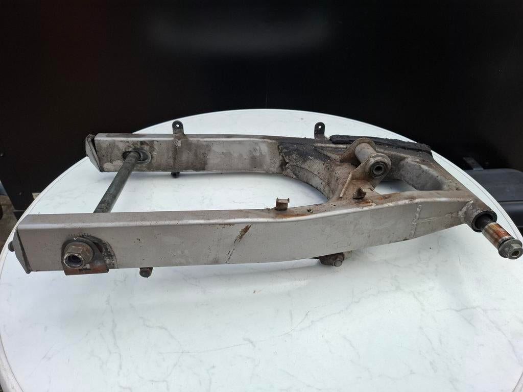 Achterbrug suzuki 600, Motoren, Ophalen of Verzenden