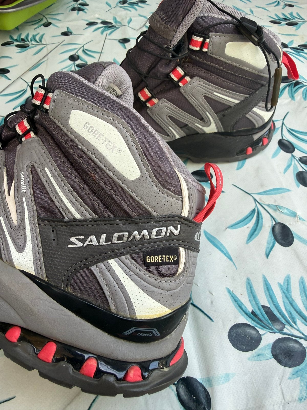 Sslomon wandelschoenen, Ophalen, Zo goed als nieuw, Grijs, Wandelschoenen