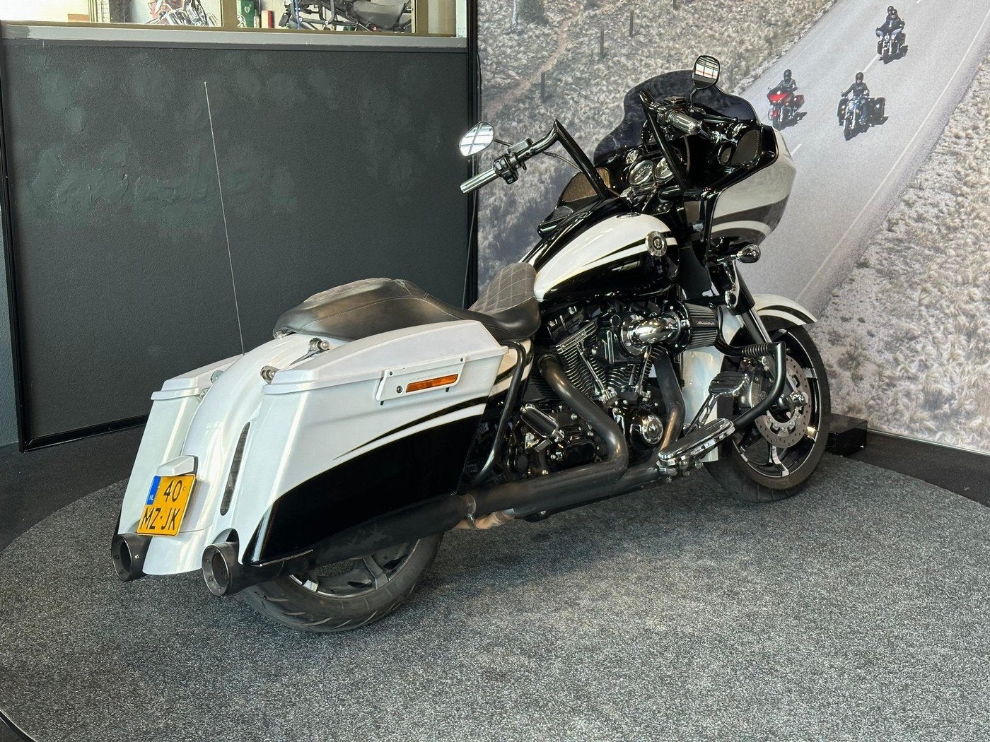 Harley-Davidson CVO ROAD GLIDE (bj 2012), Laan van Vredenoord 33
2289 DA  RIJSWIJK, NL, Bedrijf, Overig, Sales@harleydavidsonrotterdam.nl
