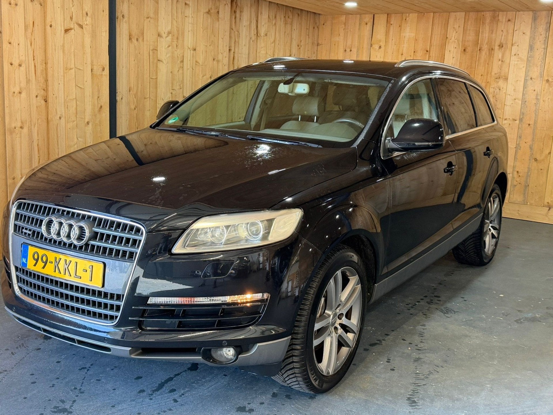 Audi Q7 4.2 FSI quattro 5+2 2006 Zwart BTW 7-Persoons, Auto's, Automaat, Gebruikt, 8 cilinders, 2245 kg