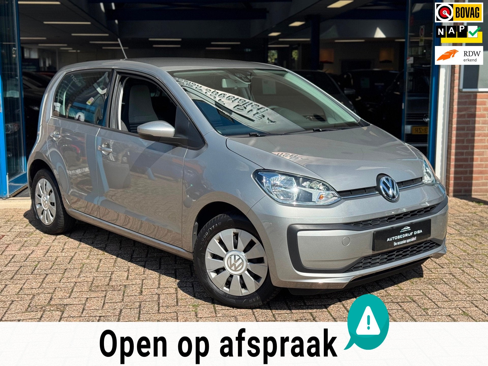 Volkswagen Up! 1.0 BMT move up! 2019 AIRCO Bleuthooh NAP, Auto's, Voorwielaandrijving, Dealer onderhouden, Stof, Gebruikt