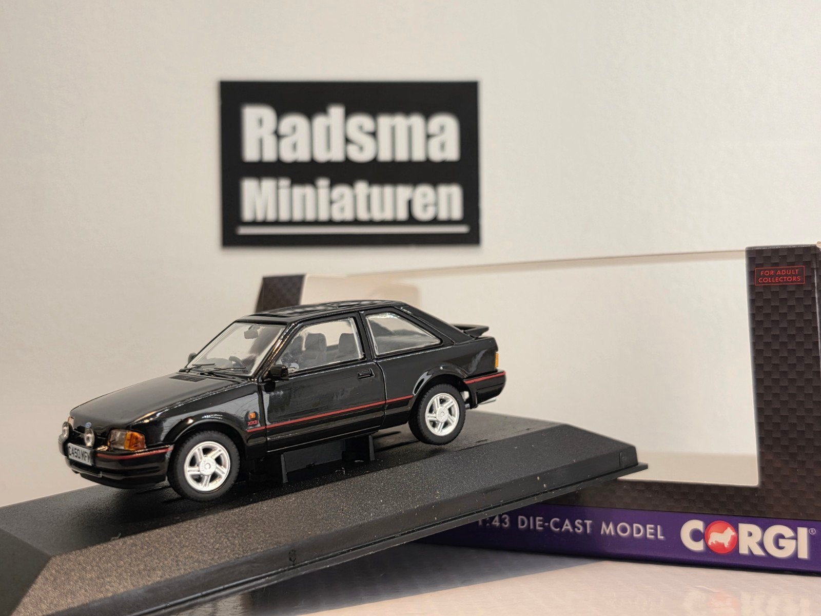 Ford Escort Mk4 XR3i - Zwart - 1:43 Corgi, Corgi, Auto, Corgi, Nieuw